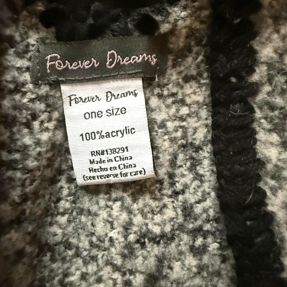 Tan and black poncho with a boho vibe #festivalvibes - Picture 5 of 7